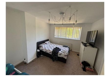 3 bedroom semi-detached house to rent - Photo 3