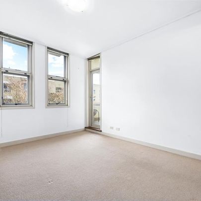 Bright & Spacious | Courtyard - Photo 1