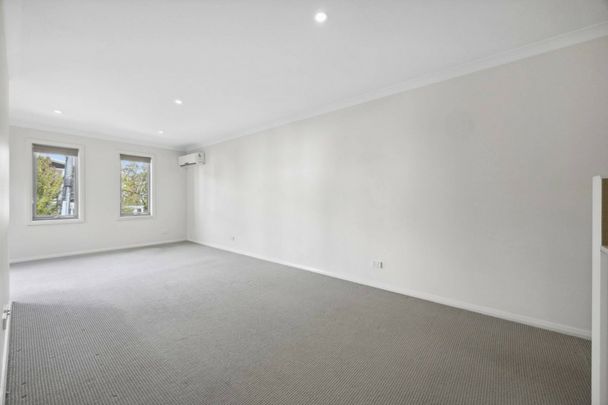 Modern One Bedroom Apartment In Prime Dickson Location - Photo 1