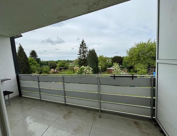 Schöne 2,5 Zimmerwohnung mit Blick ins Grüne - Foto 1