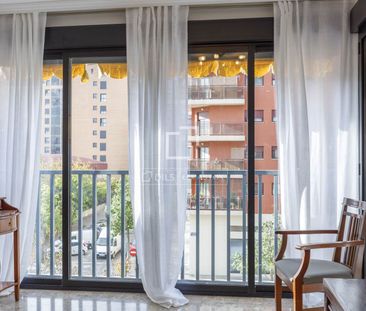 3 Bedroom apartment for rent in Ciudad de las Ciencias, Valencia - Photo 4