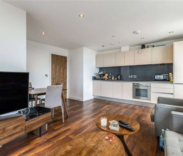 Fully Furnished Two Double Bedroom, Two Bathroom 23rd Floor Apartme... - Photo 3