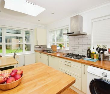 3 bedroom semi-detached house to rent - Photo 2