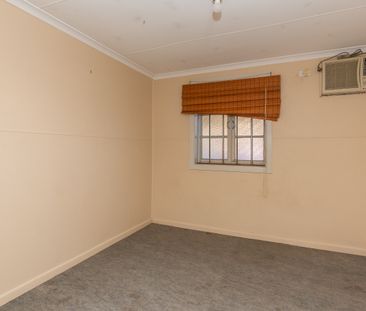 1 Louis Street, Redcliffe QLD 4020 - House For Rent - $650 | Domain - Photo 6