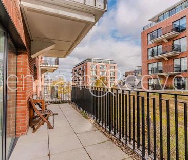 Royal Arsenal Riverside, Thunderer Walk, SE18 - Photo 1