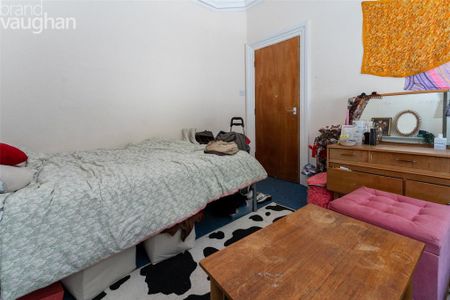 5 bedroom end of terrace house to rent - Photo 5