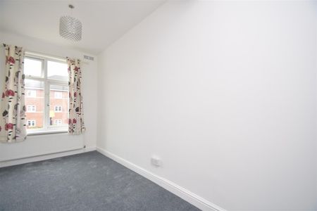 3 bedroom apartment - Photo 2