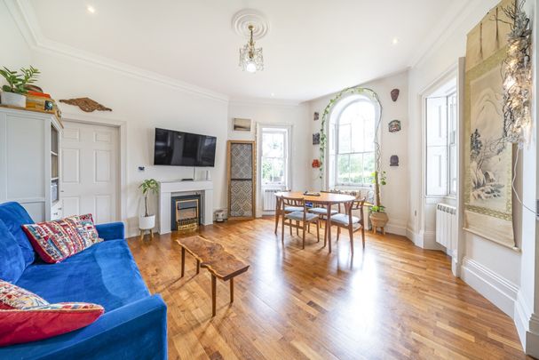 Clapham Common North Side, London, SW4 - Photo 1