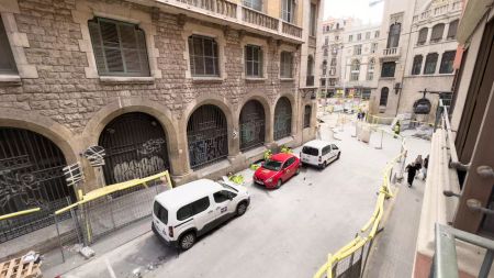 Room in a shared 7-bedroom apartment for rent in Sant Pere Santa Caterina i la Ribera. - Photo 2
