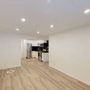 Bright and Spacious 2-bedroom apartment - Photo 2