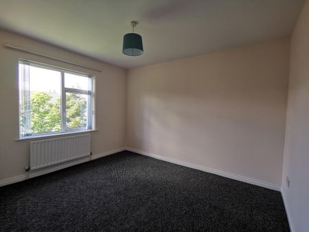 80A Rossdale, Londonderry, BT47 5RD - Photo 2