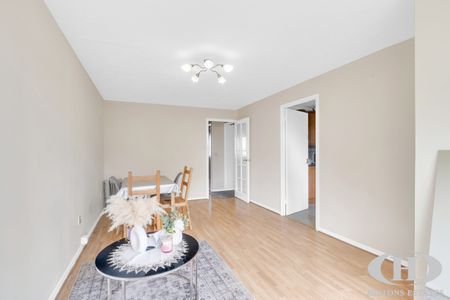 Burket Close, Southall - Photo 2