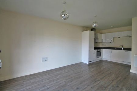 1 bedroom Flat To Let - Photo 3