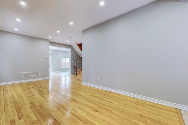 For Lease - 8 Canary Street, Whitby, Ontario - Photo 1