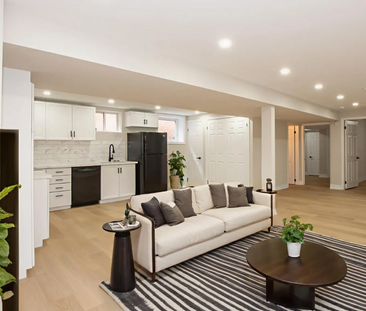 30 Madison Court E, Welland - 2 Bedroom Lower Unit - Photo 1