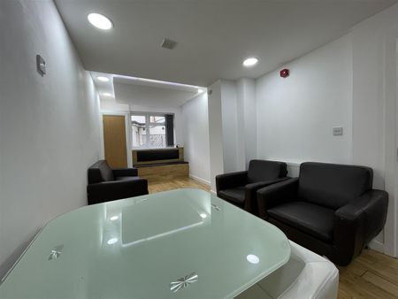 Richmond Crescent, Cardiff - Photo 2