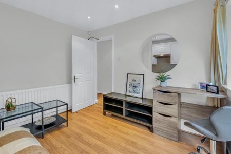 1 bedroom flat to rent - Photo 2