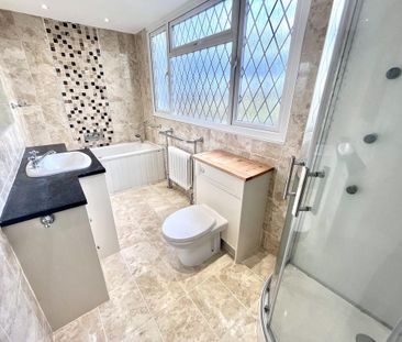 3 bedroom detached house to rent - Photo 3