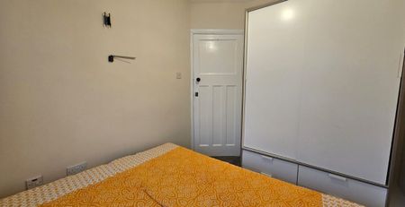 Mexborough Place, Chapel Allerton, Leeds, LS7 3EB - Photo 4