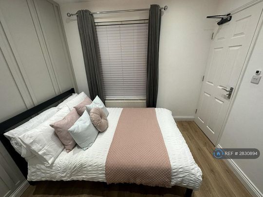 1 bedroom in a house share to rent - Photo 1