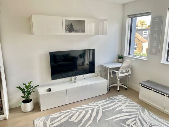 1 Bed Flat, Osborn House, SE3 - Photo 1