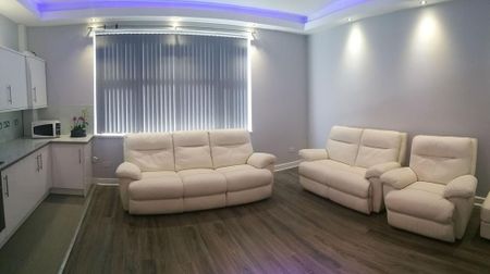 5 bedroom semi-detached house to rent - Photo 4