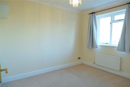 3 bedroom end of terrace house to rent - Photo 5