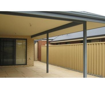 FABULOUS FAMILY HOME - Photo 5