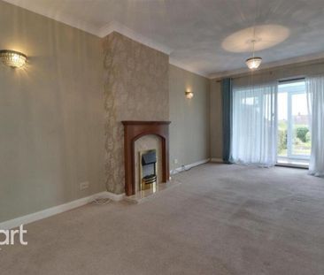 3 bedroom semi-detached house to rent - Photo 2