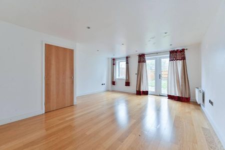 3 bedroom terraced house to rent - Photo 2