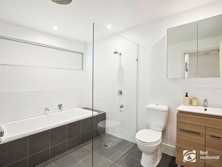 Contemporary living at its finest! - Photo 4