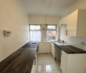 2 bedroom ground floor flat to rent - Photo 5