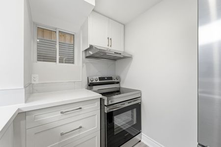 For Lease - 7 Walter Clifford Nesbitt Drive Unit# Lower, Whitby, Ontario - Photo 3