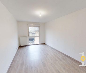 Location Appartement 5 pièces 115m² SARREGUEMINES 57200 - Photo 2