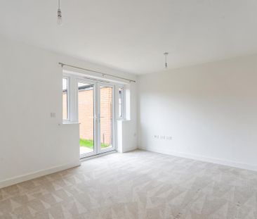 4 bedroom detached house to rent - Photo 2