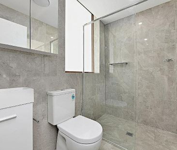 Studio Apartment In The Heart Of Newtown - Photo 2