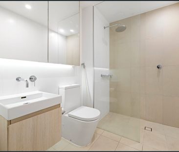 Luxury One Bed + Study Apartment in the Paper Mill - Photo 5