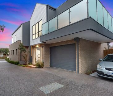 2/53 Bondi Road Bonbeach VIC - Photo 5