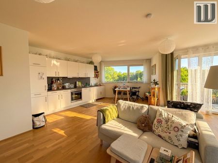 Stilvolle 2-Zi Dachgeschoß-Wohnung mit 2 Balkonen & Garage in Leobersdorf, 67m² - Photo 2