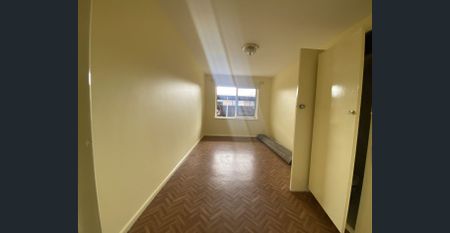 Bright and beautiful - Photo 3