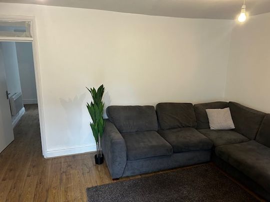 2 Bed Flat, Eastdown Park, SE13 - Photo 1