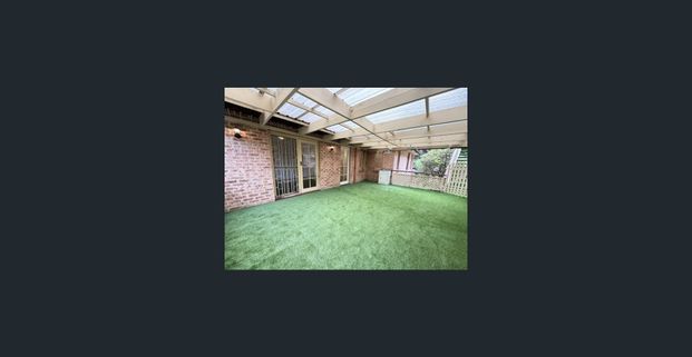 Tucked away in a leafy tranquil setting! - Photo 1