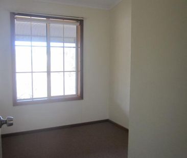 4 Bedroom home - Photo 3