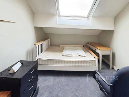 1 bedroom in a house share to rent - Photo 2