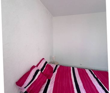 82m² 3 chambres place de parking meublé équipé - Photo 6