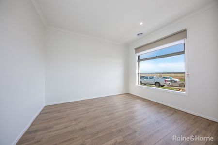 28 Figwood Drive, Diggers Rest, VIC 3427 - Photo 5