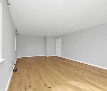 4 bedroom detached house to rent - Photo 2
