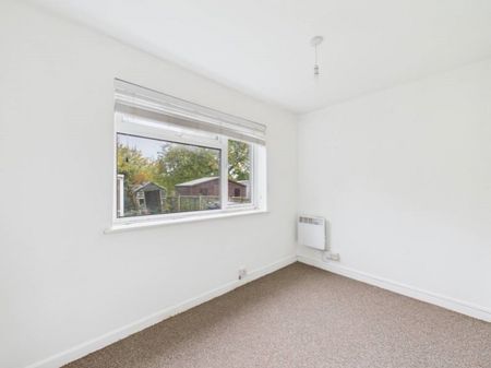 Crypt Court, Tuffley, Gloucester, Gloucestershire, GL4 - Photo 2