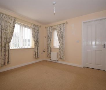 3 bedroom detached house to rent - Photo 2