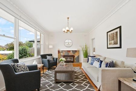 3 BEDROOMS PLUS A BUNGALOW | FAMILY WARMTH AND COMFORT! - Photo 4